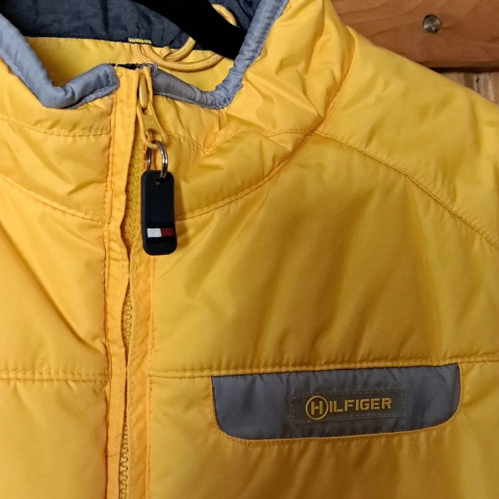 FLASH SALE Tommy Hilfiger puffer vest L - Picture 2 of 7